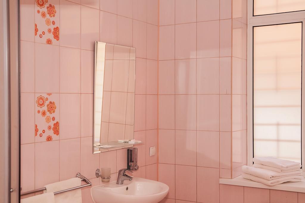 Gubernia Hotel Kharkiv Exterior photo