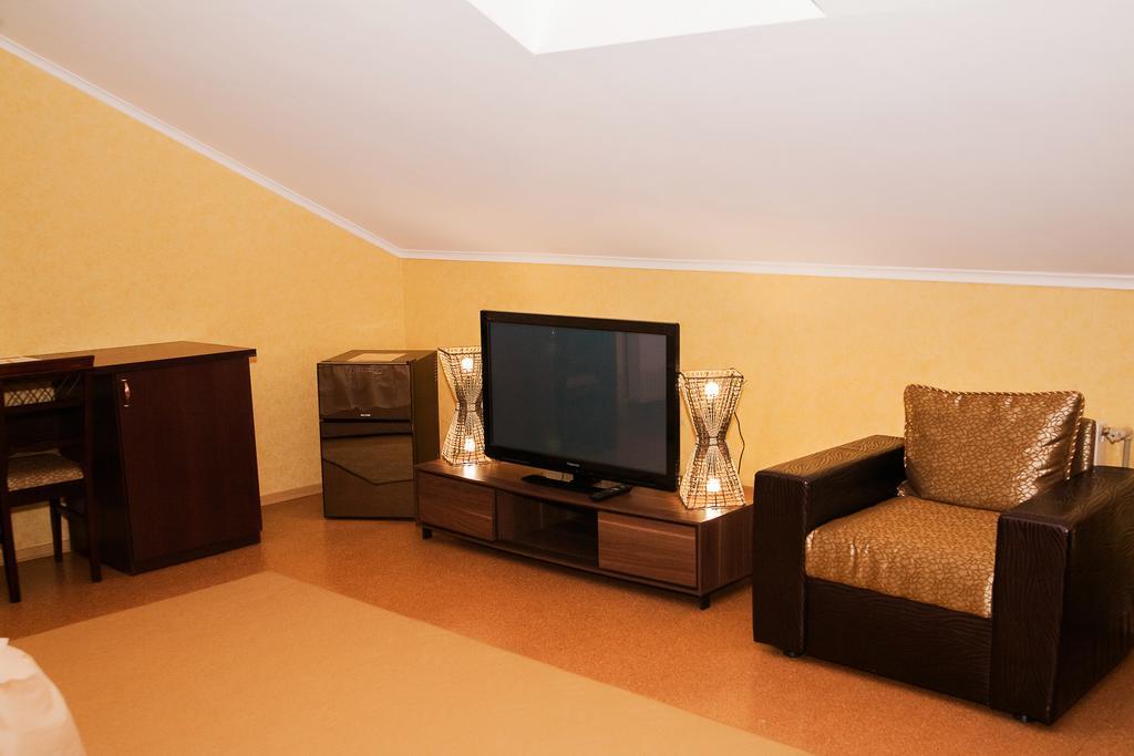 Gubernia Hotel Kharkiv Exterior photo